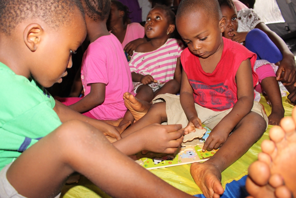 kids playing games at Kaningo